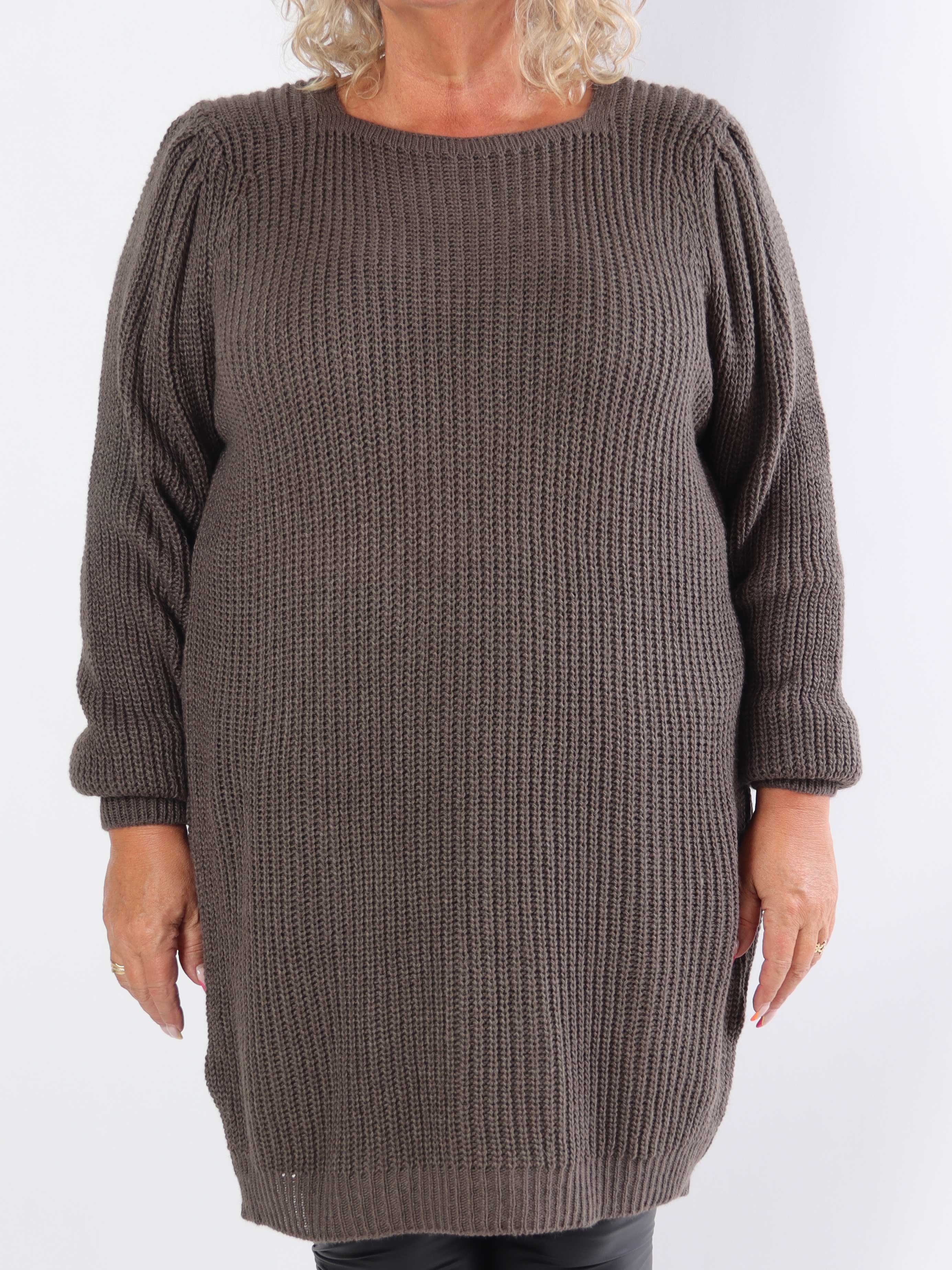 Dajana - Plus size strikkjole med ballonærmer